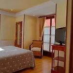 Rural La Plaza Hotel Caso