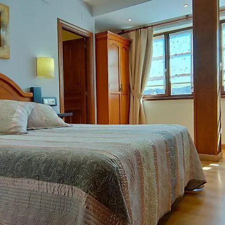 Hotel Rural La Plaza 2*