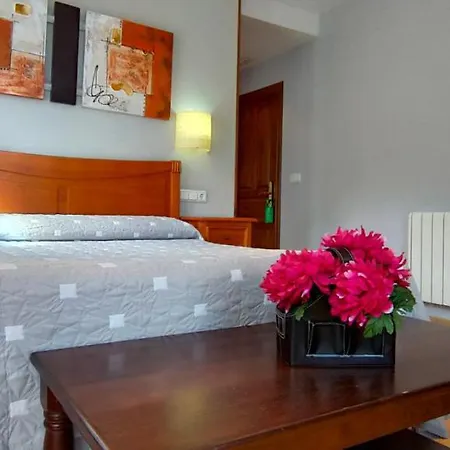 Hotel Rural La Plaza Caso